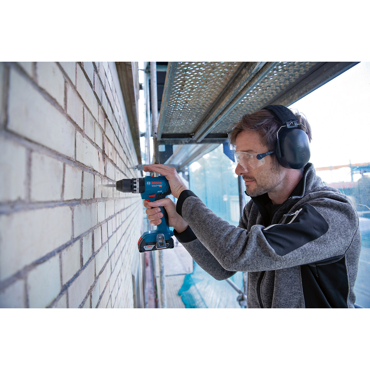 Bosch Schlagbohrschrauber GSB 18V-45 mit 2 x Li-Ion-Akku 2,0 Ah, Ladegerät