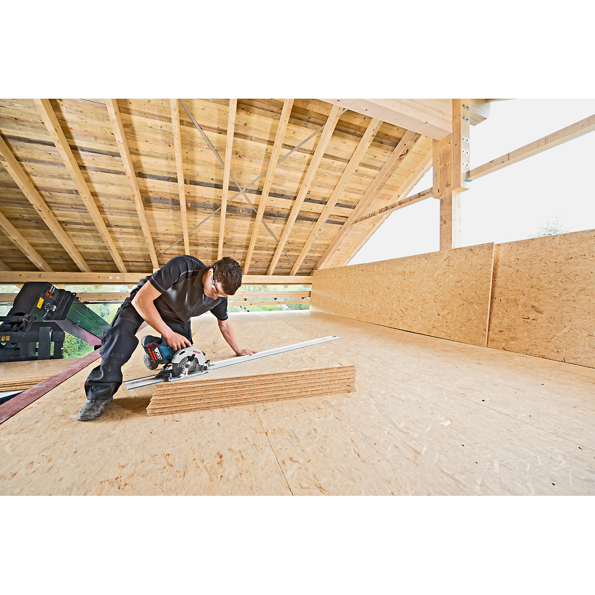 Bosch Akku-Kreissäge GKS 18V-57 G + FSN 1400