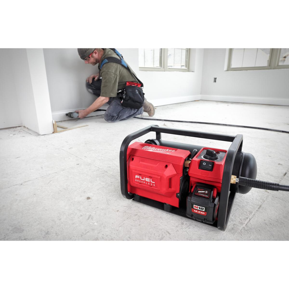 Milwaukee FUEL Akku-Kompressor M18 FAC-0