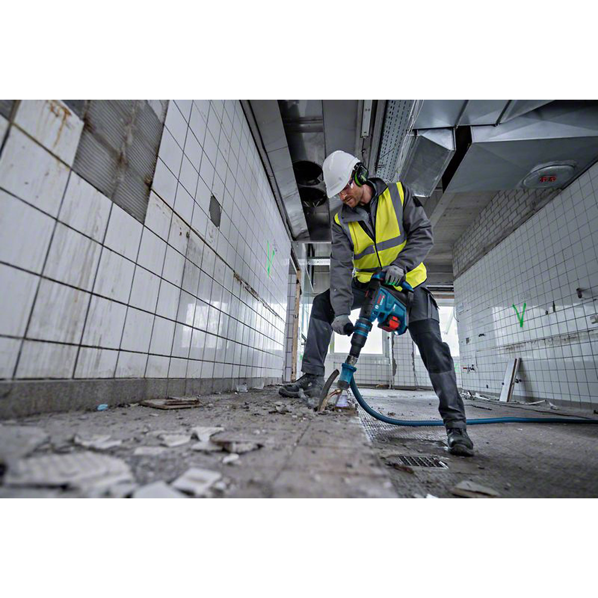 Bosch Akku-Bohrhammer BITURBO mit SDS max GBH 18V-40 C, mit XL-BOXX mit Zubehör-Set