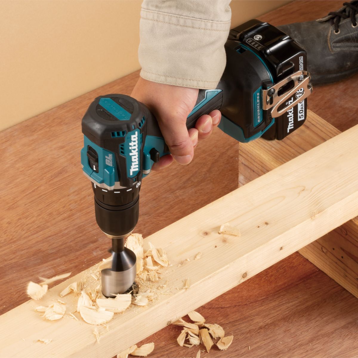 Makita Akku-Bohrschrauber 18V / 3,0 Ah, 3 Akkus + Ladegerät inkl. schwarzem Koffer - DDF487RFE3