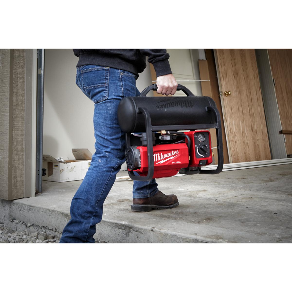 Milwaukee FUEL Akku-Kompressor M18 FAC-0
