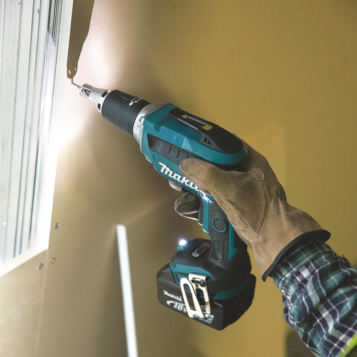 Makita Akku-Schnellbauschrauber LXT 18V mit Magazinvorsatz - DFS452TJX2