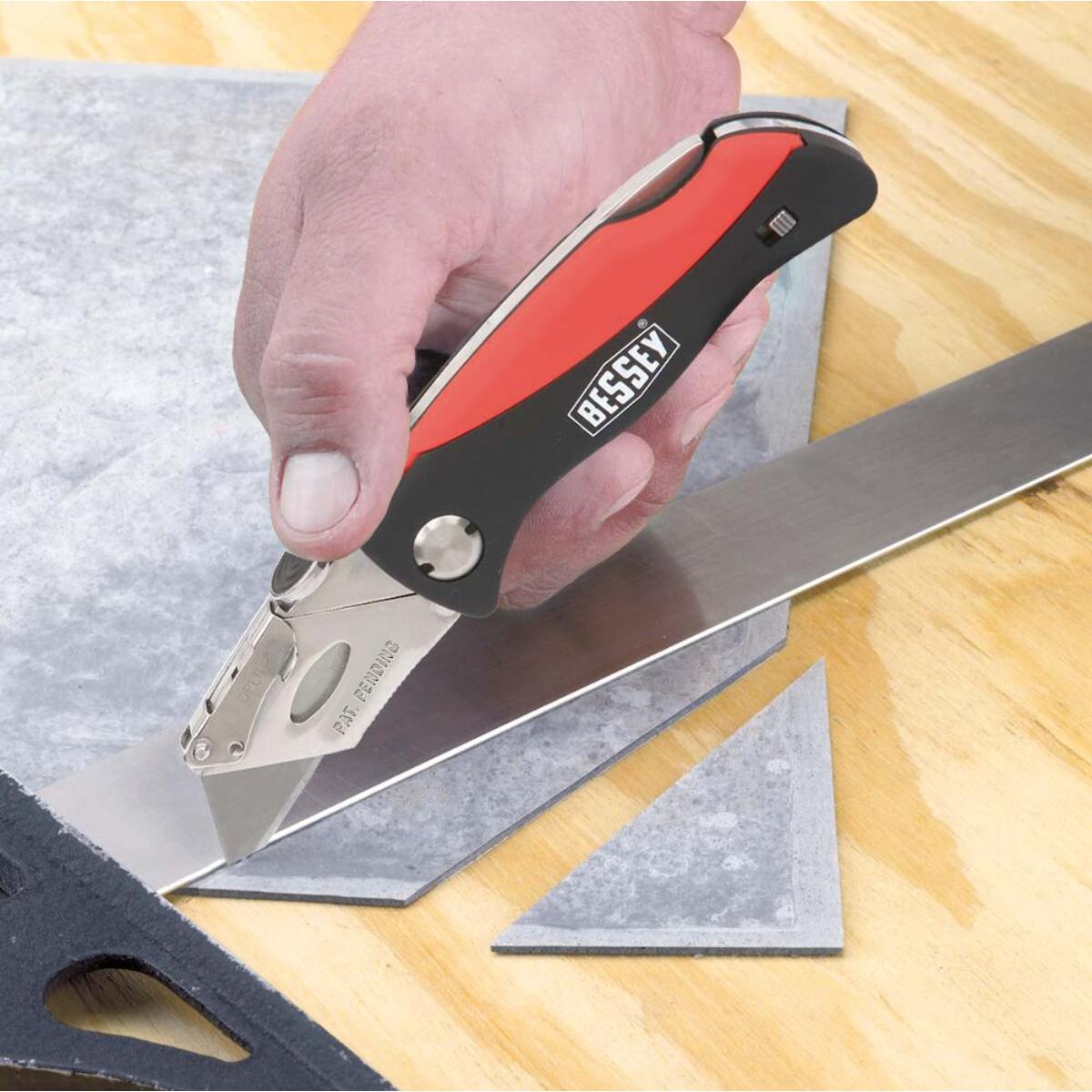 BESSEY Cuttermesser mit Kunststoffgriff