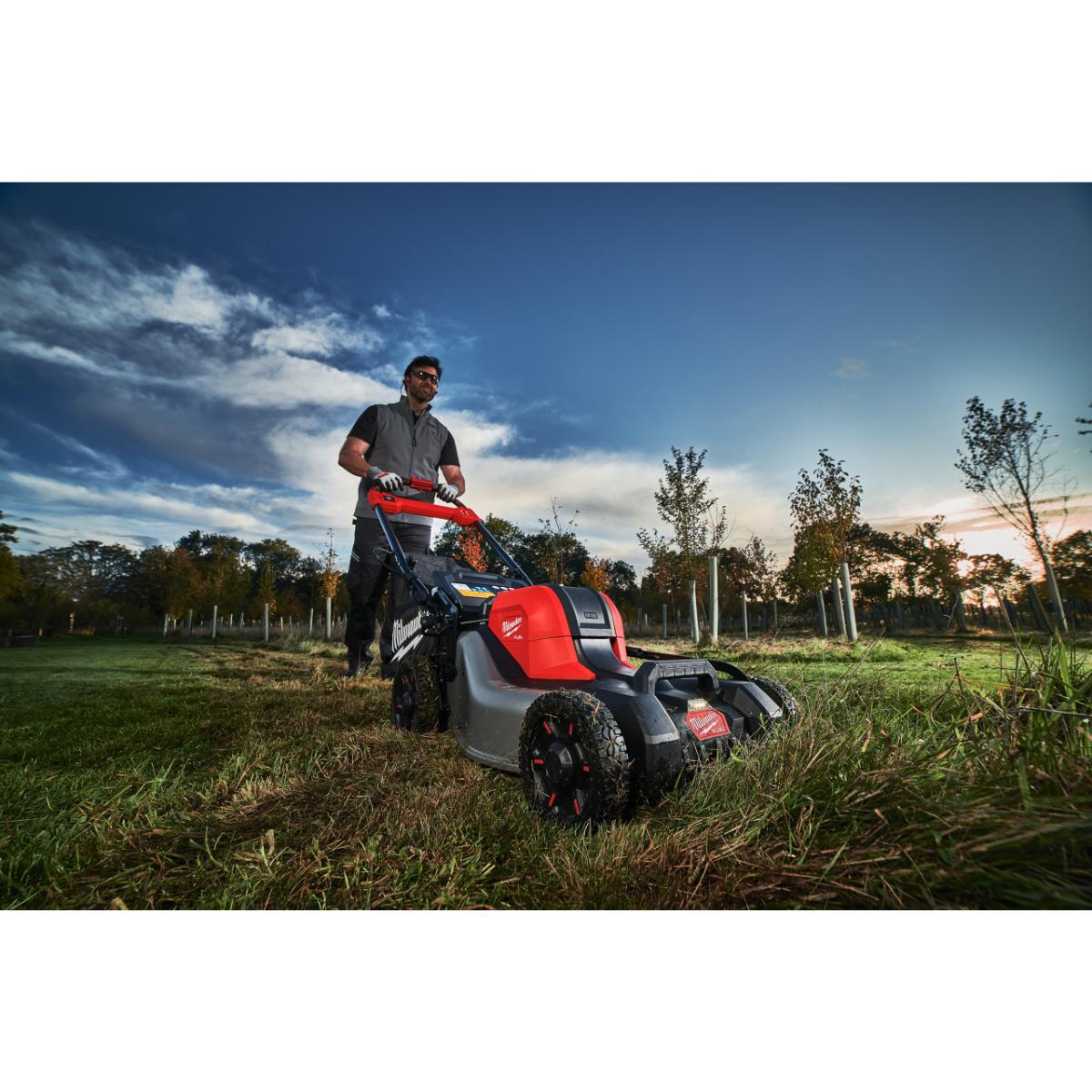 Milwaukee M18 FUEL Akku-Rasenmäher M18F2LM46-802