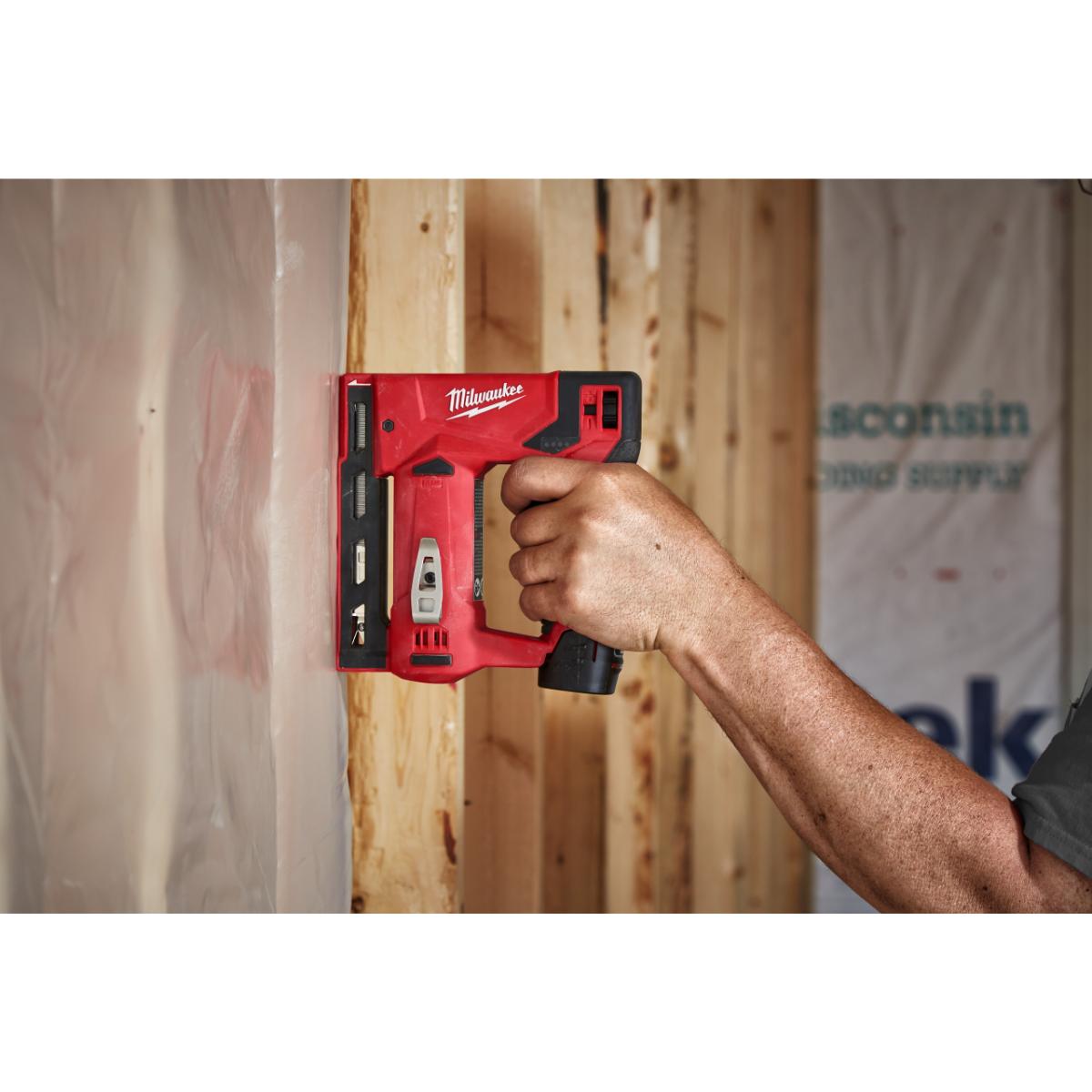 Milwaukee Akku-Tacker M12 BST-0