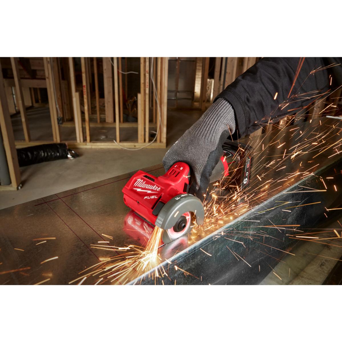 Milwaukee FUEL Akku-Multimaterialschneider M12 FCOT-0