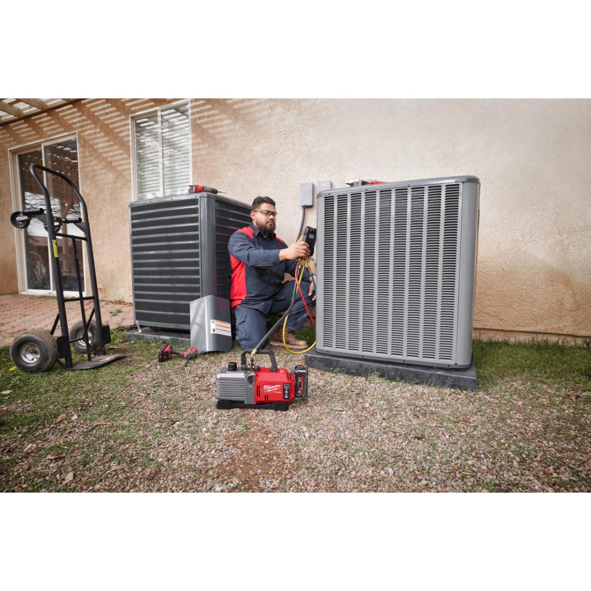 Milwaukee M18 FUEL Akku-Vakuum Pumpe M18FVP5-801