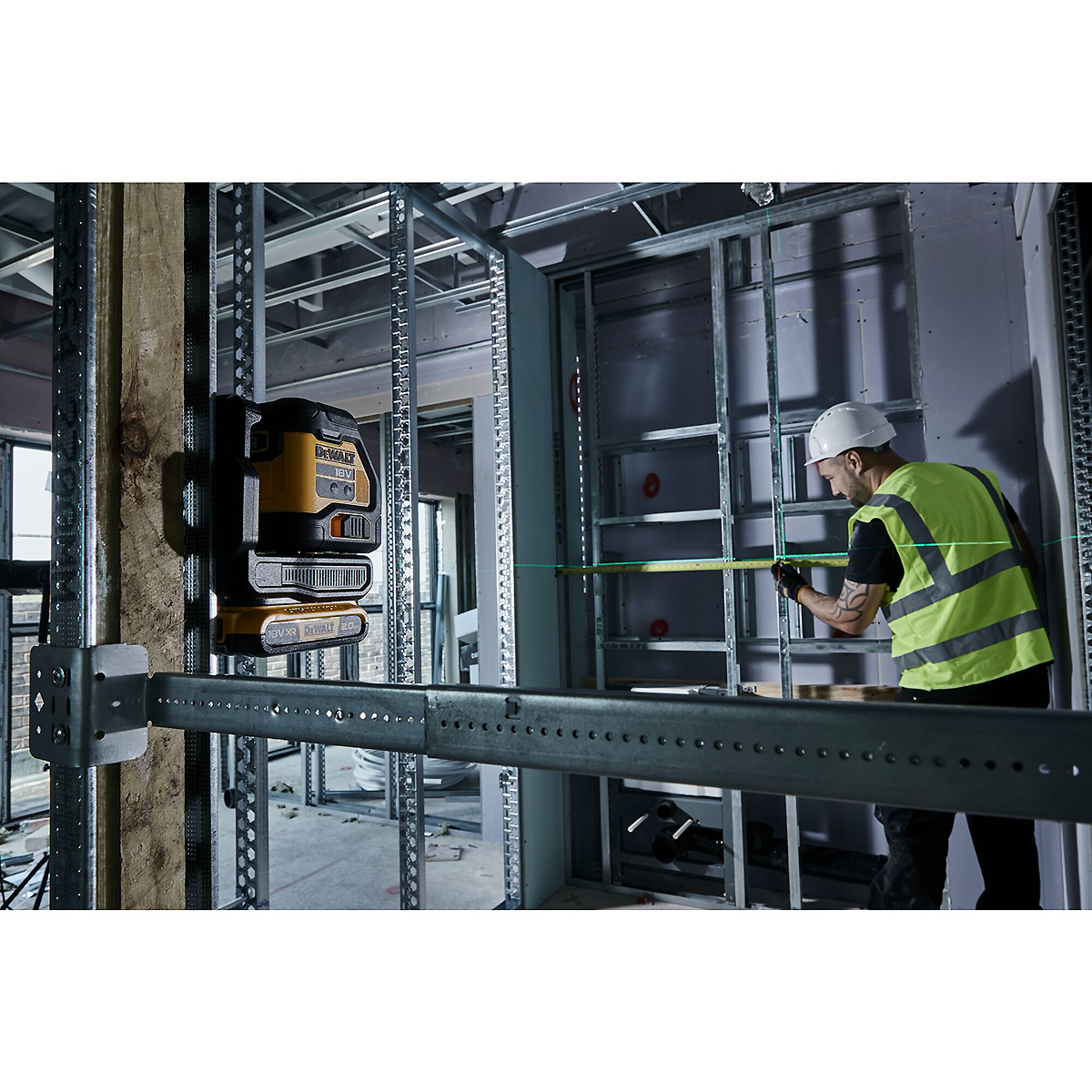 DEWALT Akku-Kreuzlinienlaser Compact 18V grün Basisversion