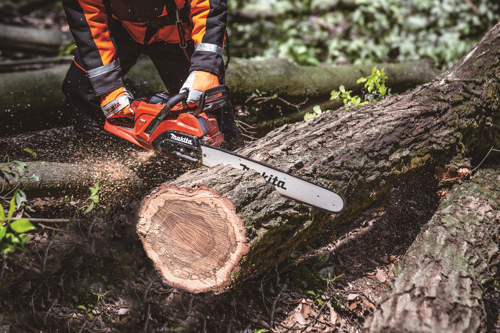 Makita Akku-Kettensäge XGT 40V max. mit Akku 8,0 Ah & Ladegerät - UC030GE103