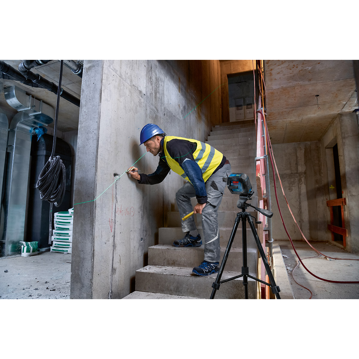 Bosch Linienlaser GLL 2-15 G mit Baustativ