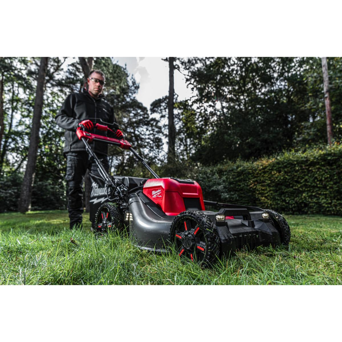 Milwaukee FUEL Akku-Rasenmäher M18 F2LM53-122