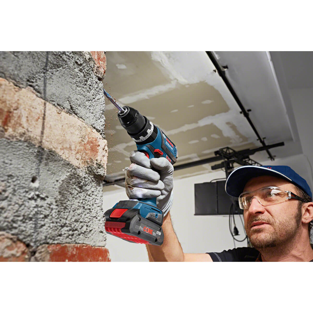 Bosch Akku Starter-Set: 2 x ProCORE 18 Volt, 4.0 Ah und GAL 18V-40