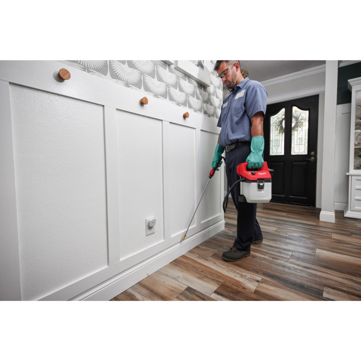 Milwaukee M12™ Akku-Chemie-Sprühgerät 3,7 Liter - M12BHCS3L-0