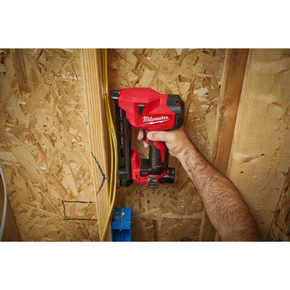 Milwaukee Akku-Tacker M12 BCST-0