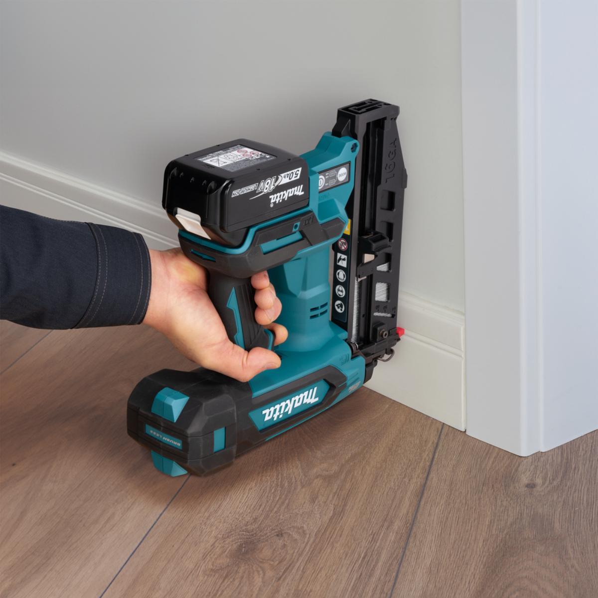 Makita Akku-Stauchkopfnagler 16ga, 19-64 mm