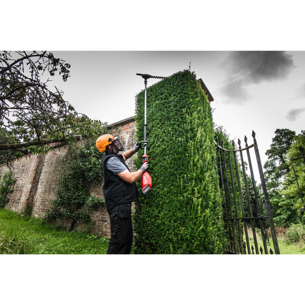 Milwaukee M18 FUEL Akku-Stabheckenschere 267 cm M18FHETE27-802