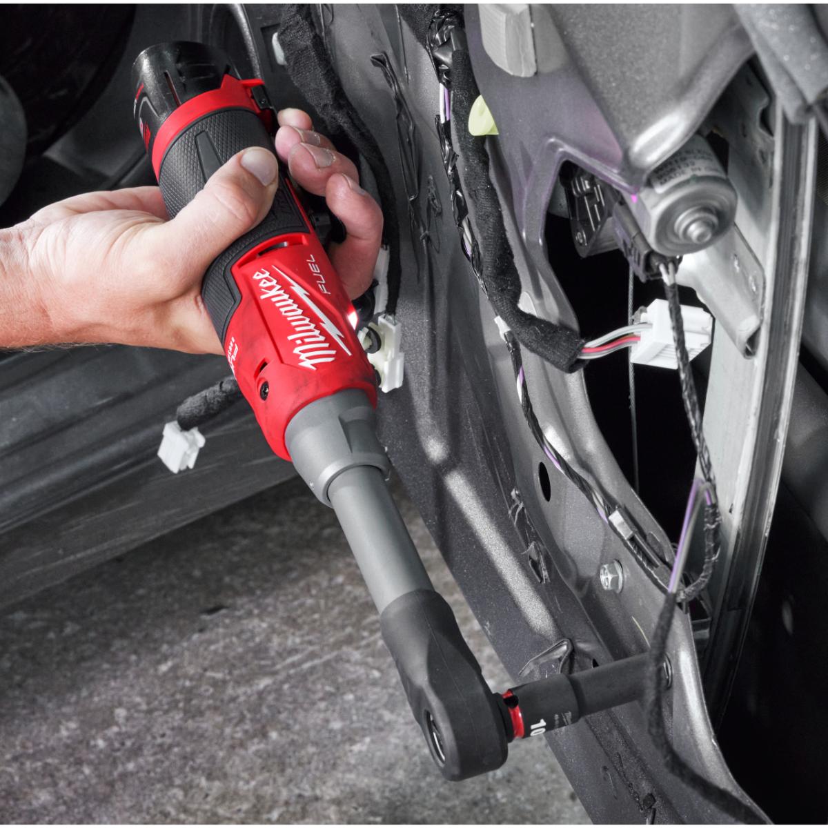 Milwaukee FUEL 3/8 Zoll Akku-Hochgeschwindigkeitsratsche lang M12 FHIR38LR-0