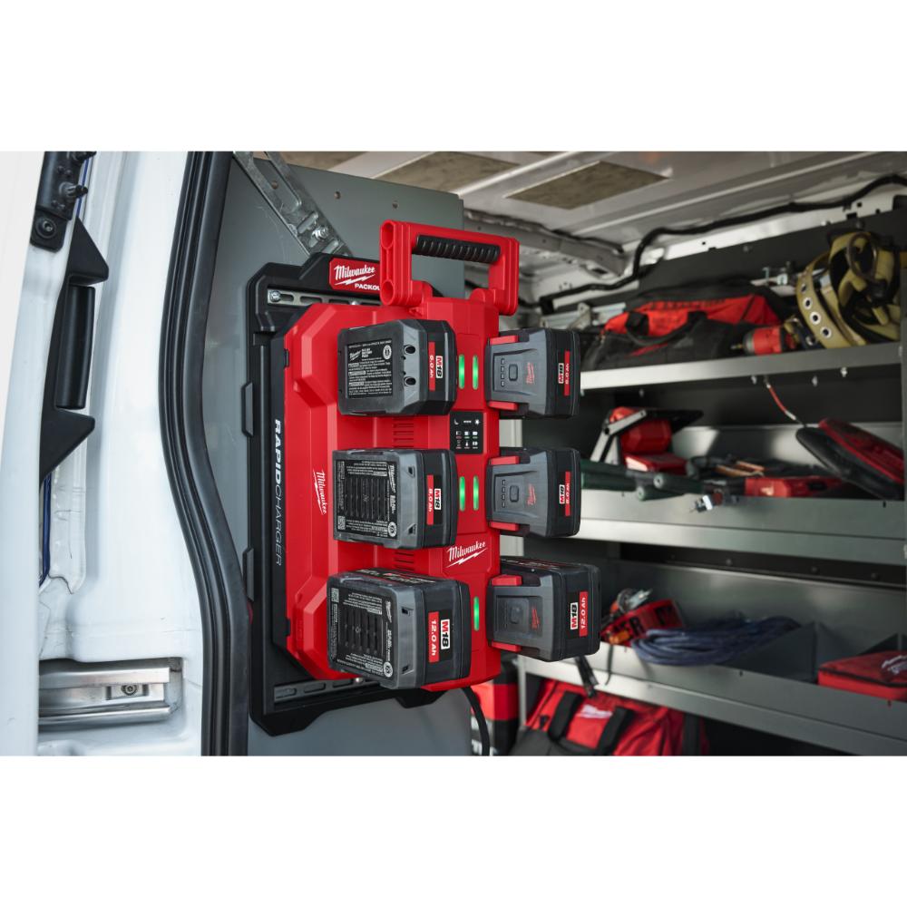 Milwaukee M18 PACKOUT 6-fach Schnellladegerät M18MPC6