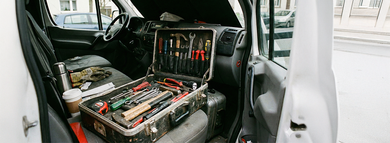 Werkzeugkasten im Auto