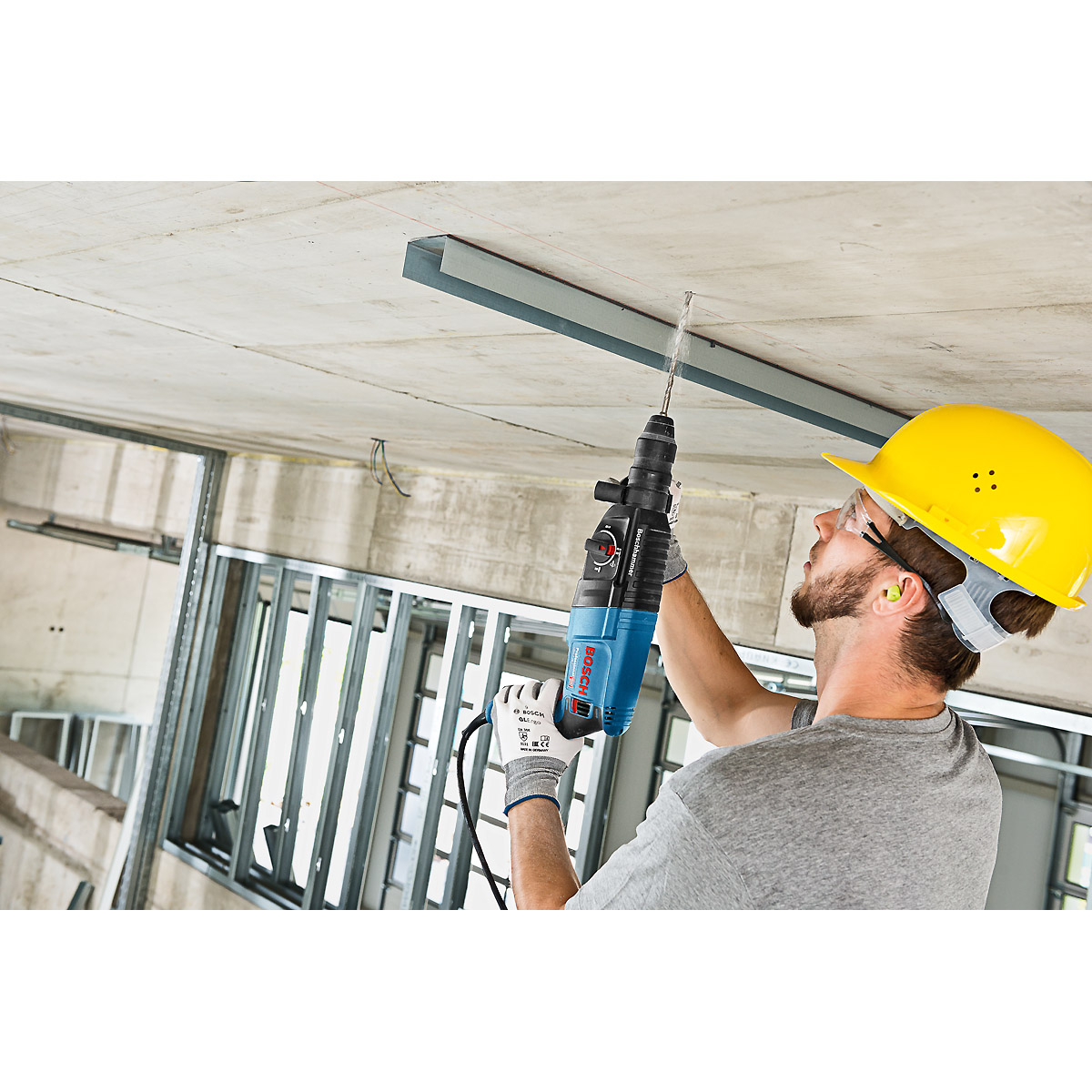 Bosch Bohrhammer mit SDS plus GBH 2-26 F + 11-teiliges Zubehör Set