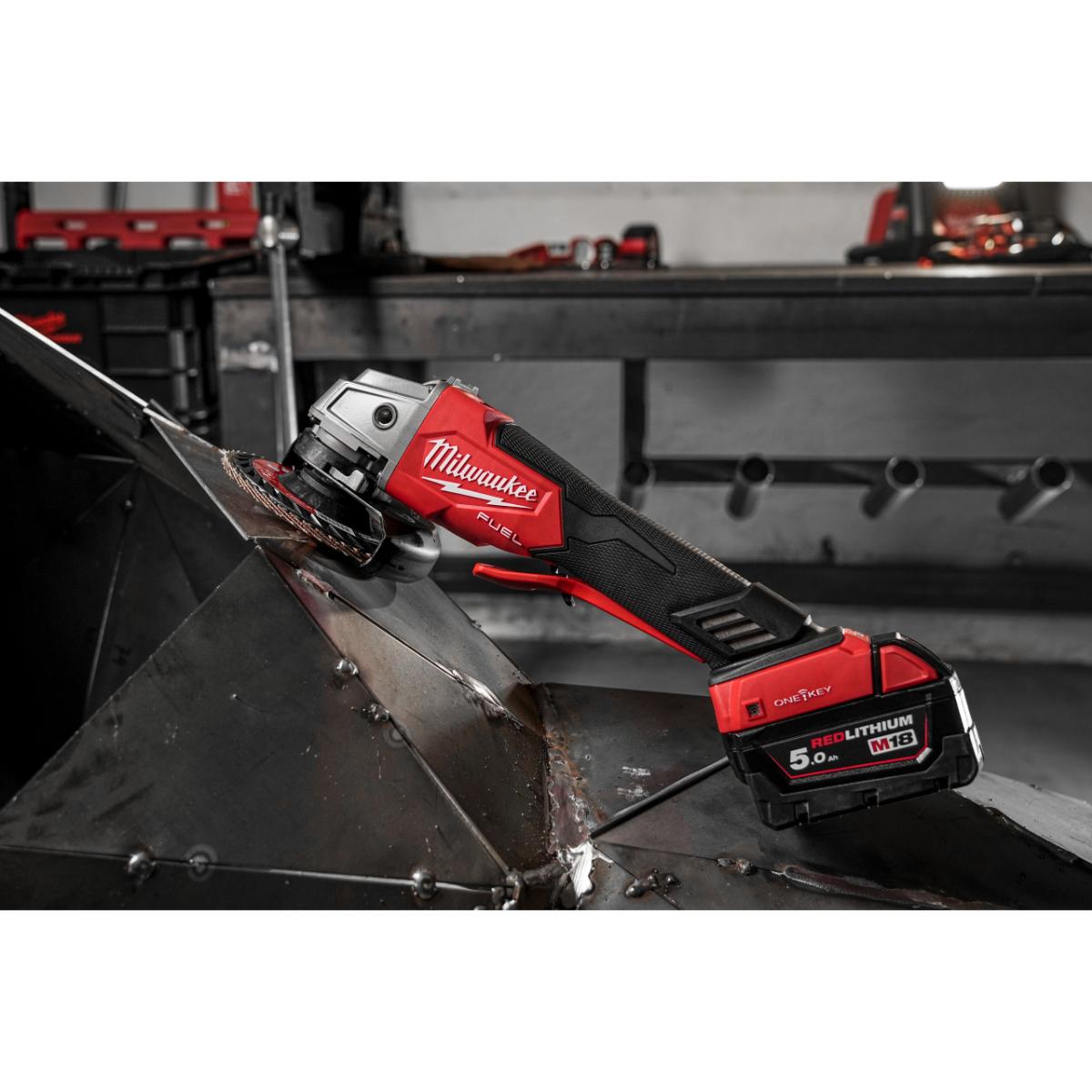 Milwaukee ONEKEY Akku-Sicherheits-Winkelschleifer M18 ONEFSAG125XPDB-502X