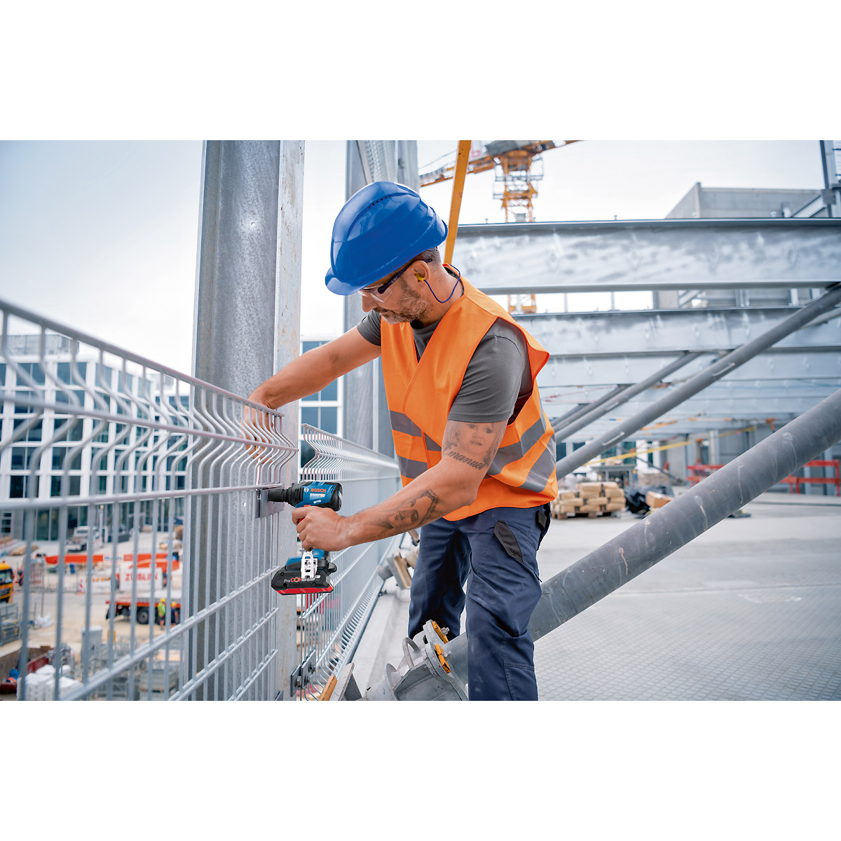 Bosch Akku-Drehschlagschrauber GDS 18V-210 C in L-BOXX