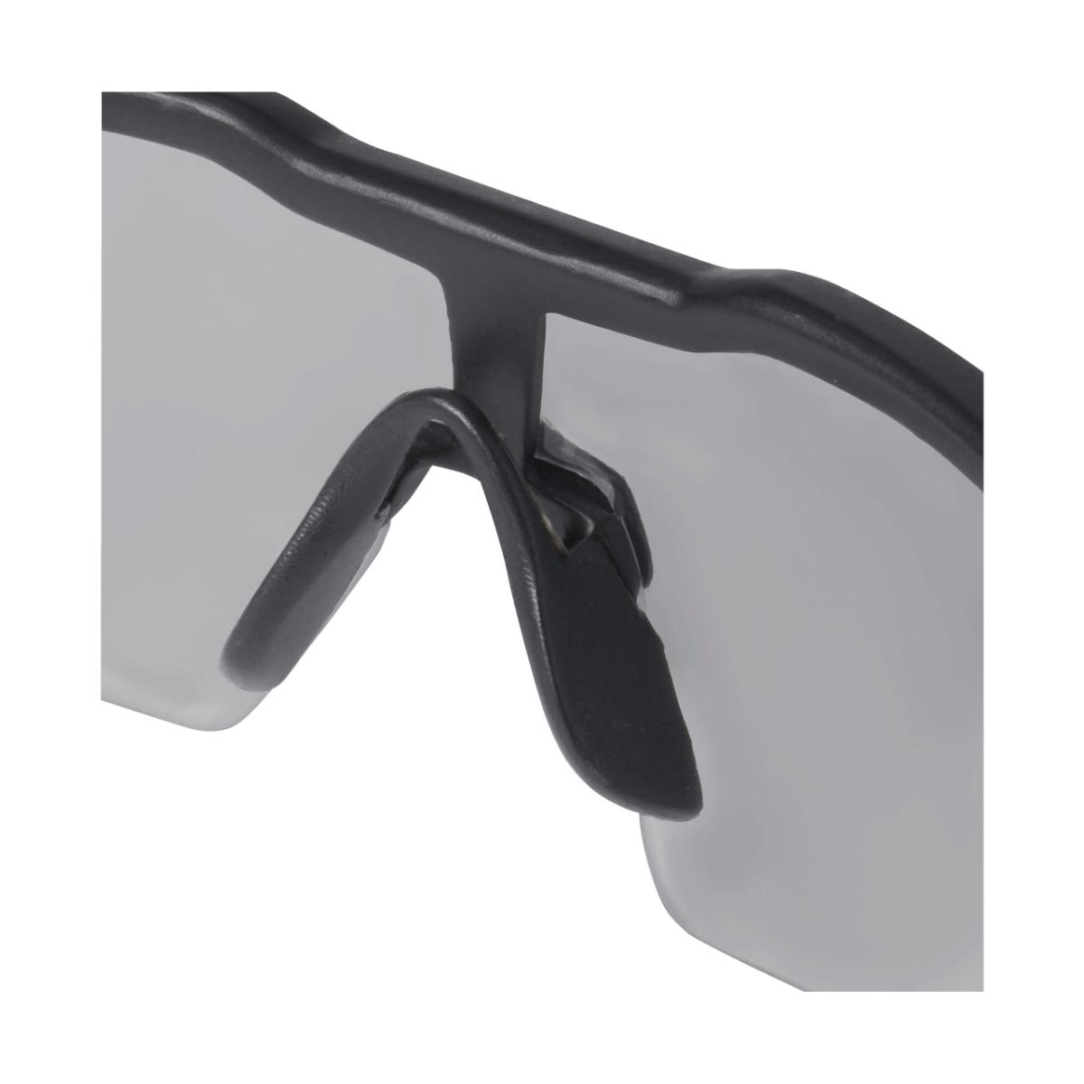 Milwaukee - Schutzbrille grau