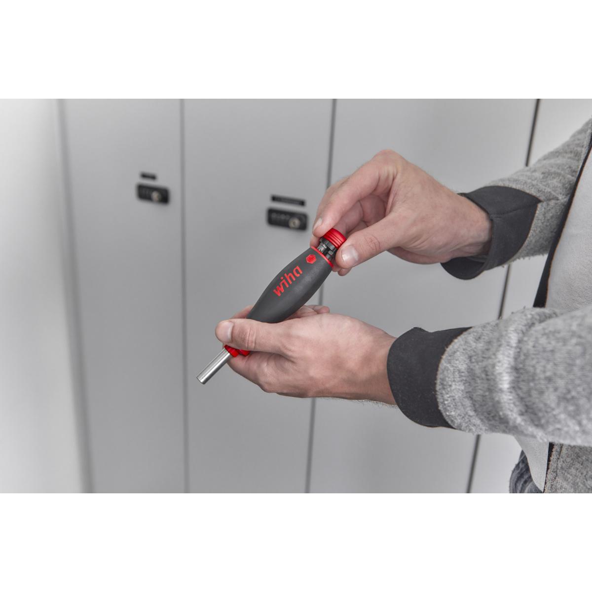 Wiha Schraubendreher mit Bit Magazin PocketMax magnetisch gemischt mit 8 Bits, 1/4 zoll