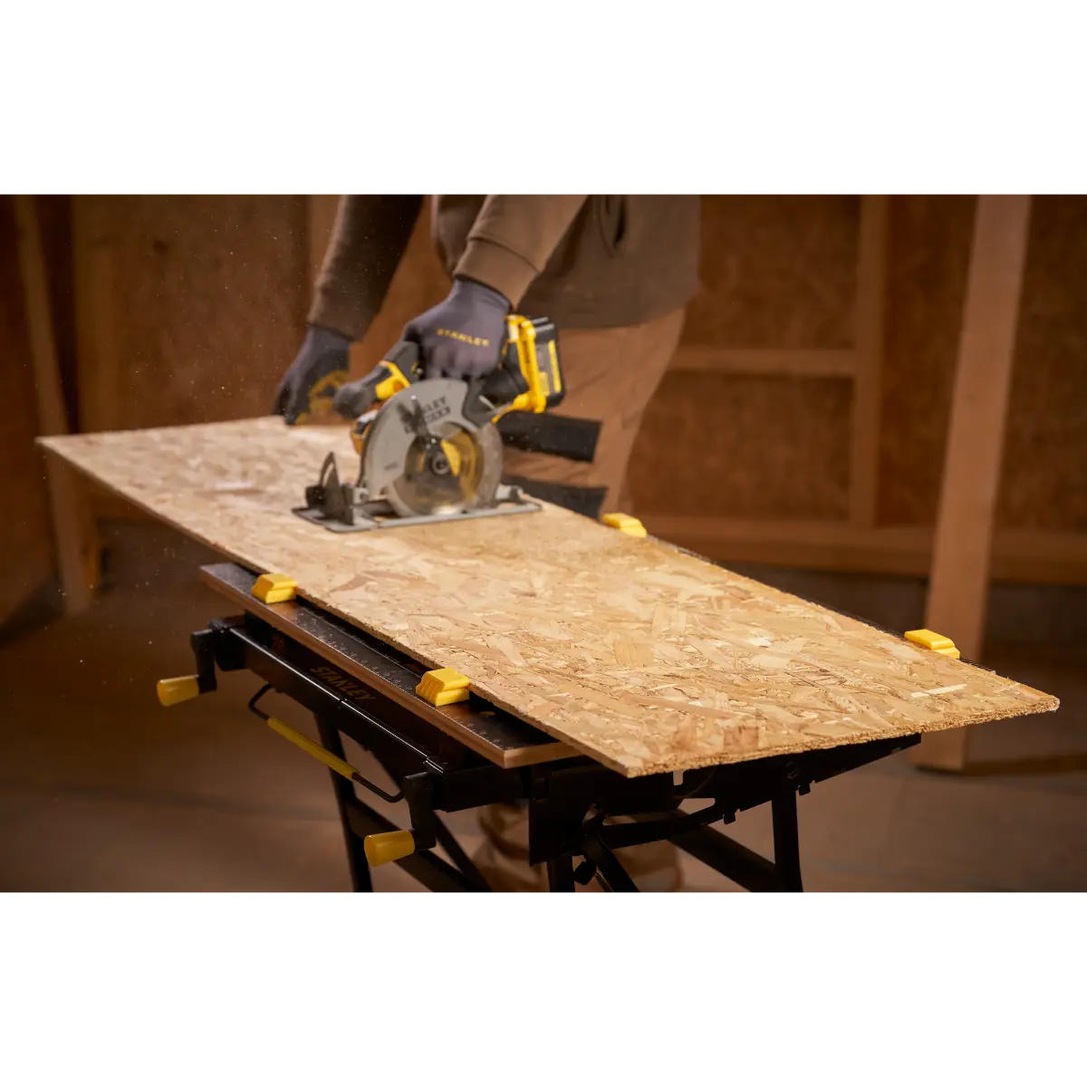 STANLEY Workmate Deluxe mit Bambus-Arbeitsplatte, belastbar bis 250kg