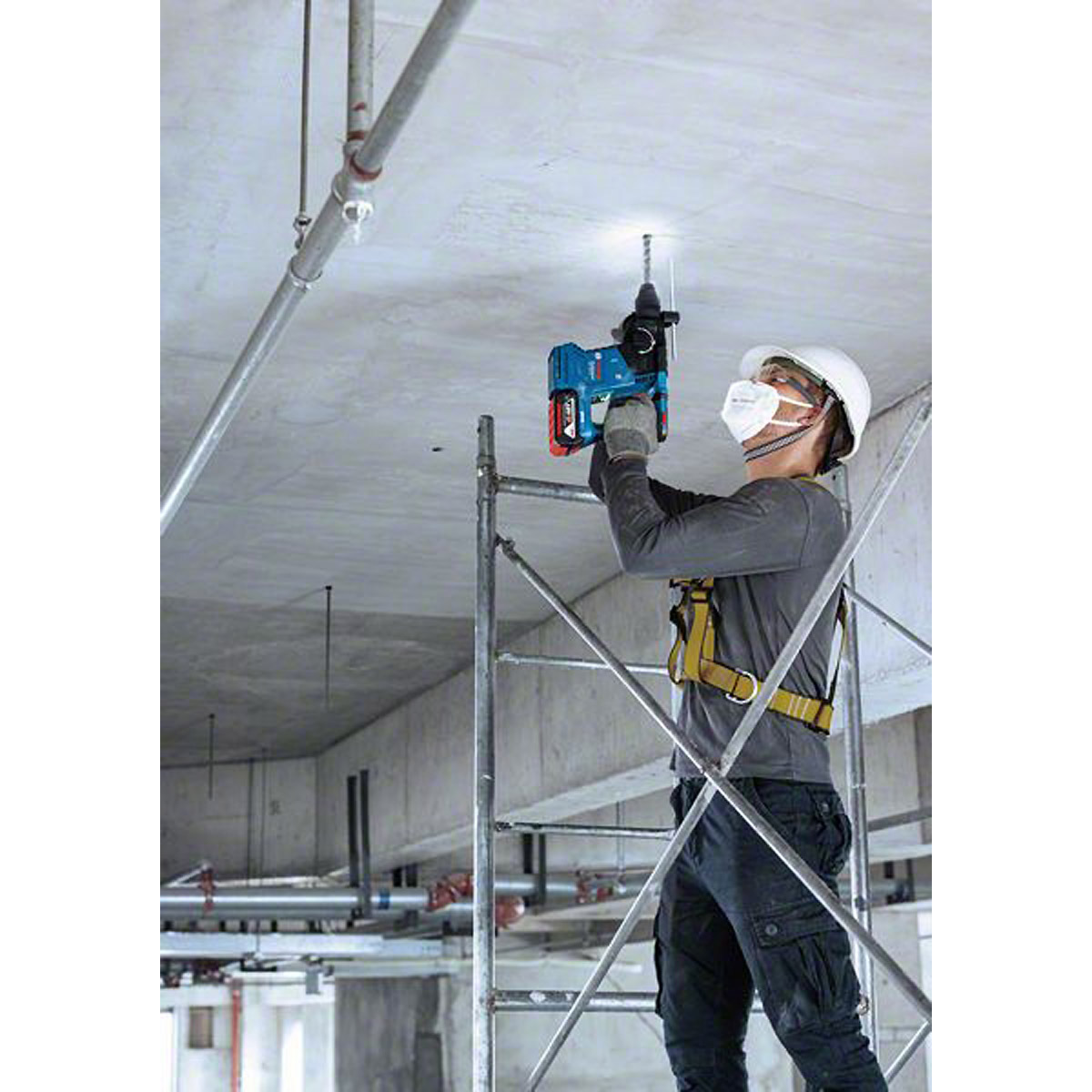 Bosch Akku-Bohrhammer mit SDS plus GBH 18V-24 C mit L-BOXX