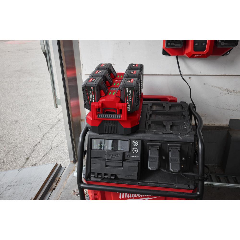 Milwaukee M18 PACKOUT 6-fach Schnellladegerät M18MPC6