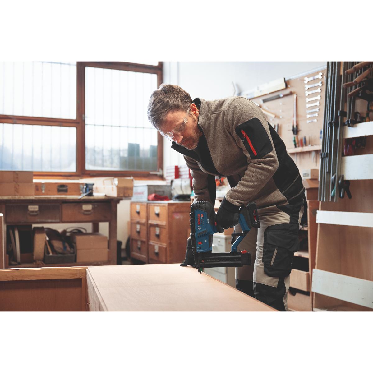 Bosch Akku-Holznagler GNH 18V-50 M solo